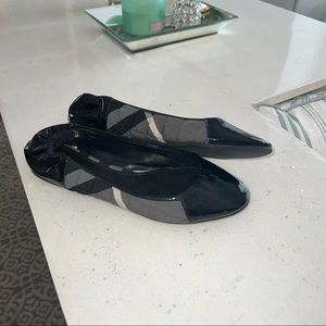 Burberry ballet flats with traditional Burberry check sz 39 (sz 8 US)